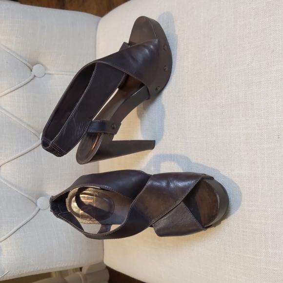 Diane Von Furstenberg sling back sandles - Picture 2 of 11